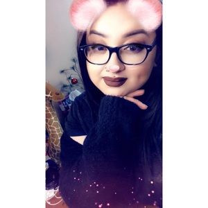 Meet your Posher, Rena